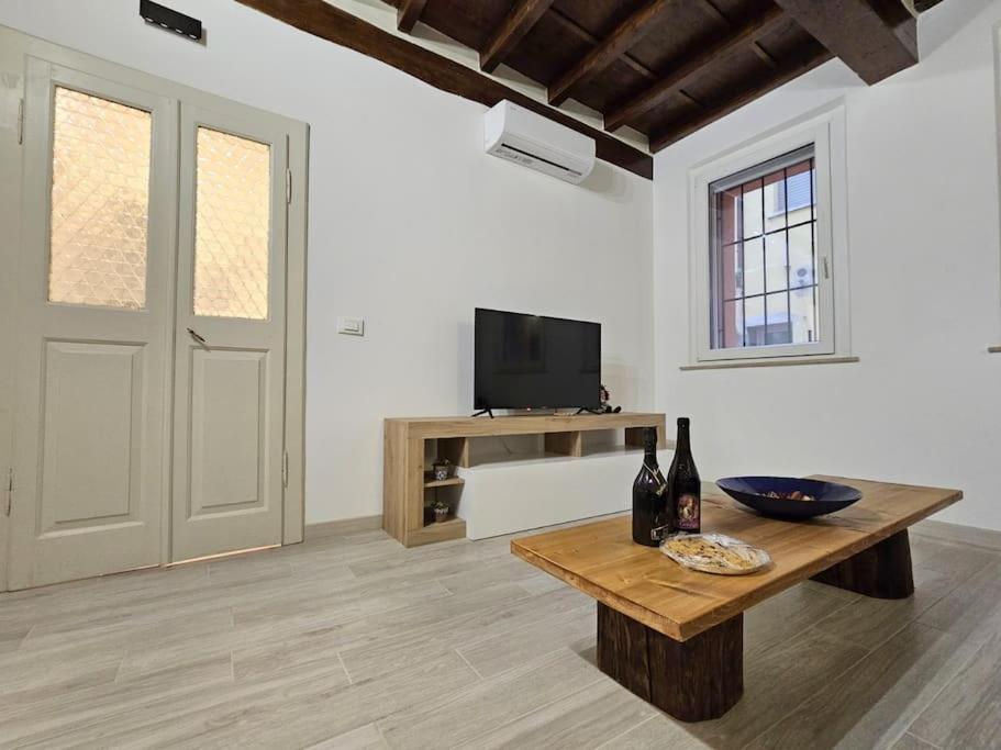 Apartamento Il Rifugio Di Trip Mantua Exterior foto